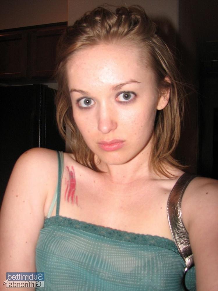15P Naughty teen showoff naked in homemade private pics