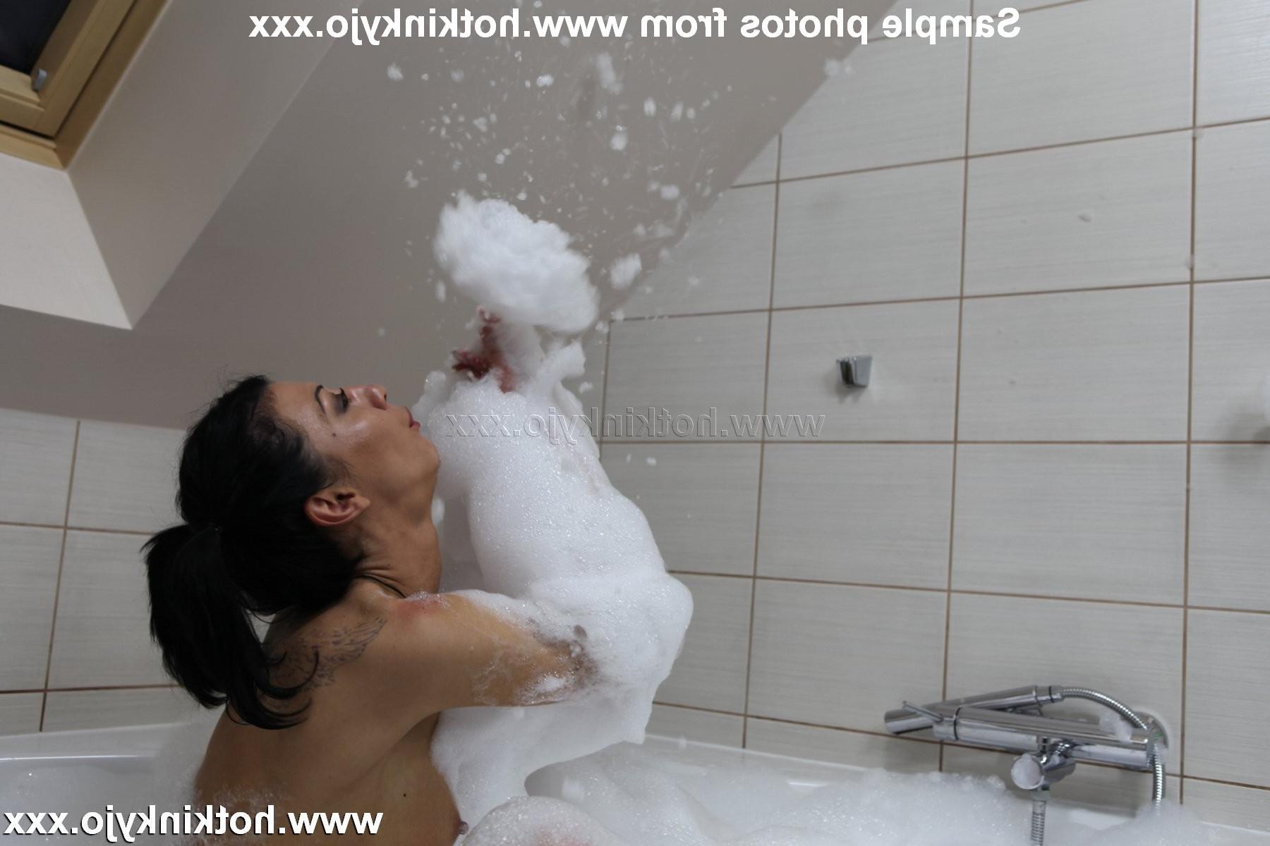 15P Extreme deep anal prolapse