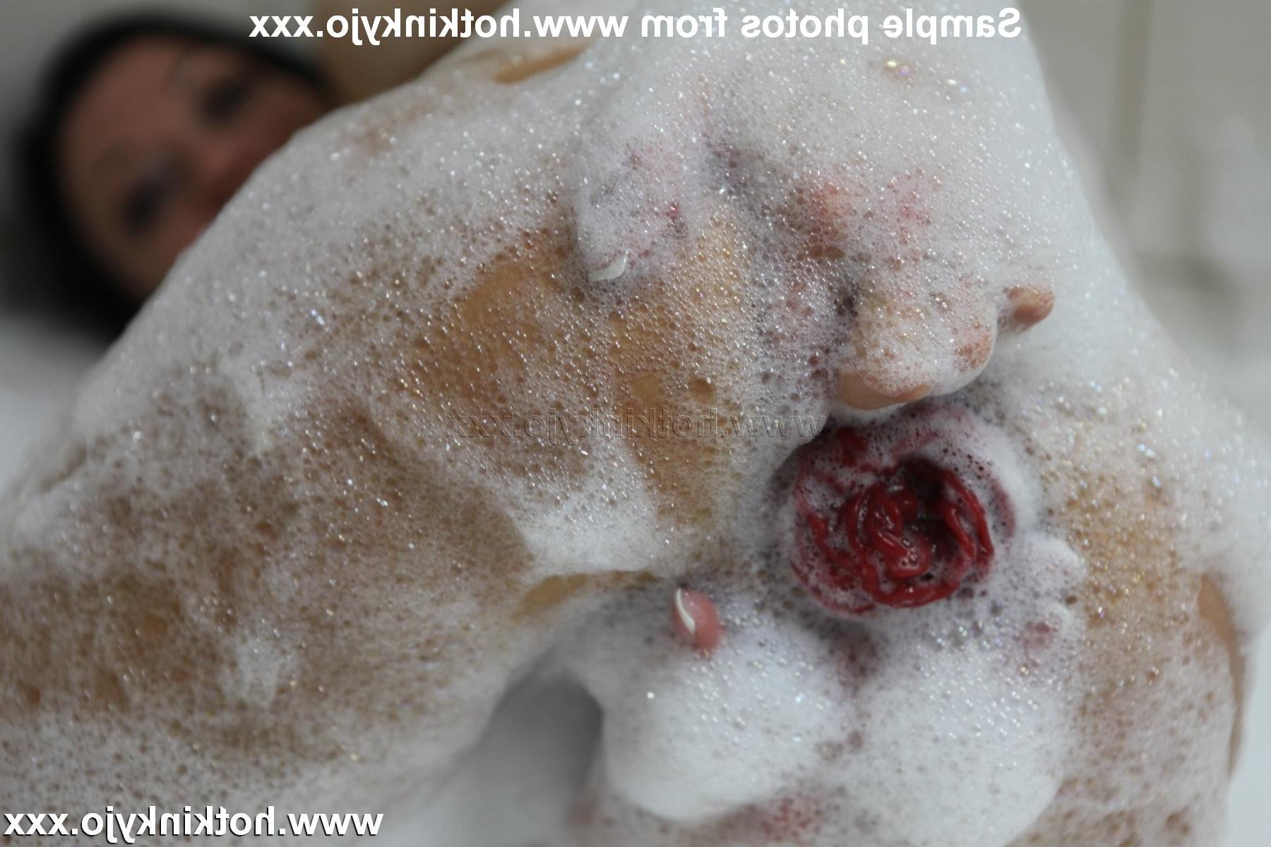 15P Extreme deep anal fisting and prolapse