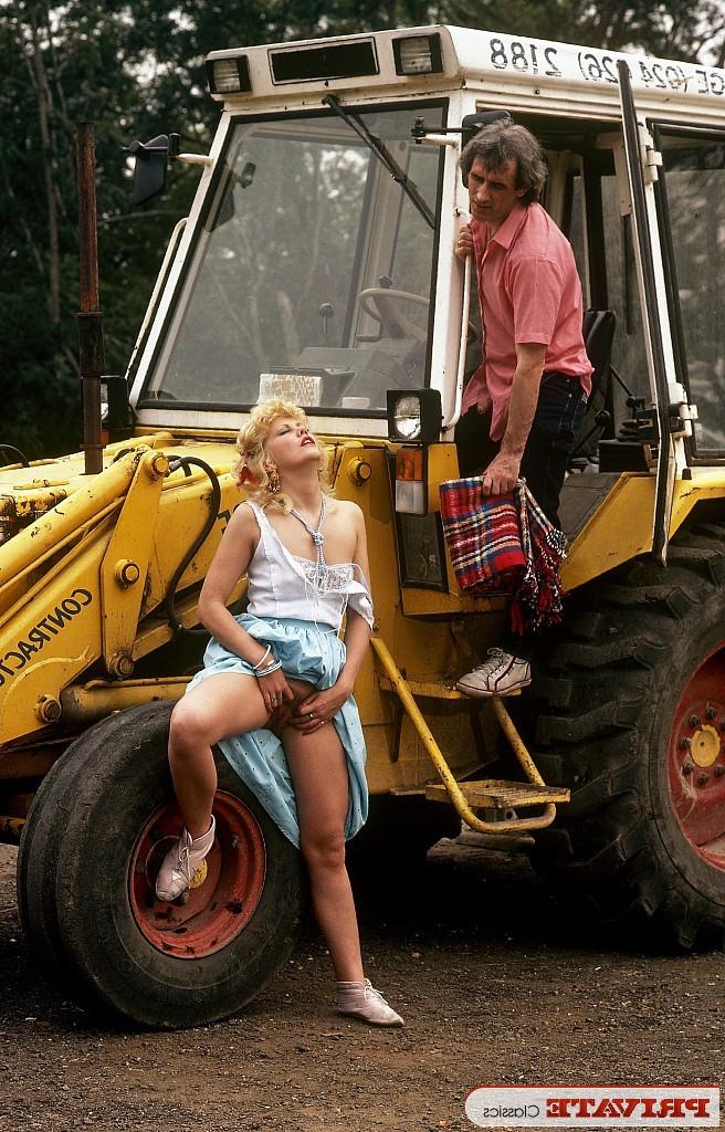 15P Vintage anal porn action with farmer