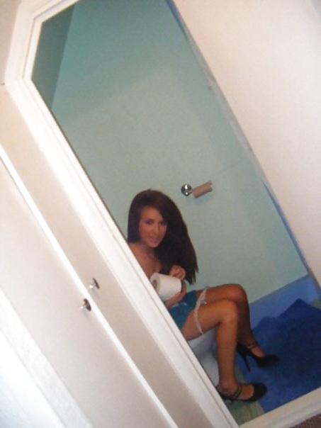 20P Teens on Toilets