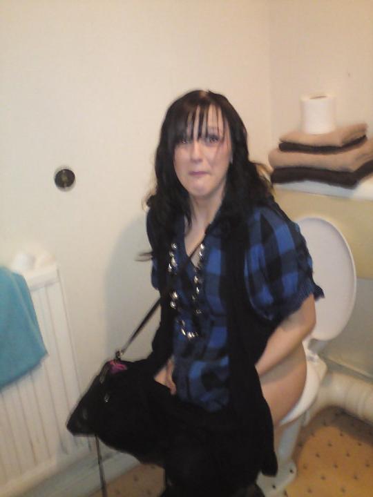 20P Teens on Toilets