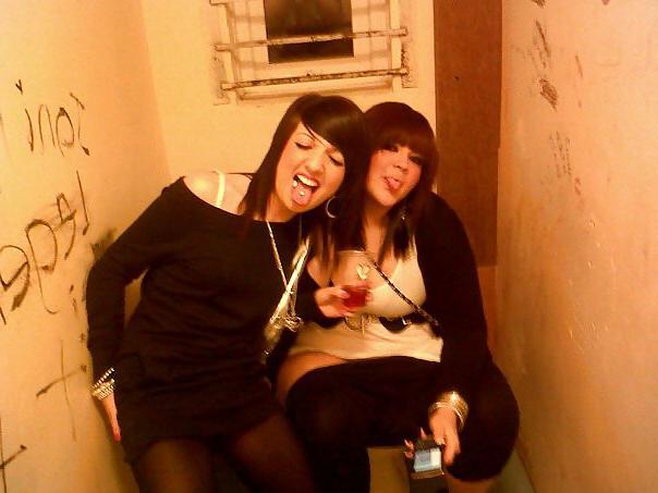 20P Teens on Toilets