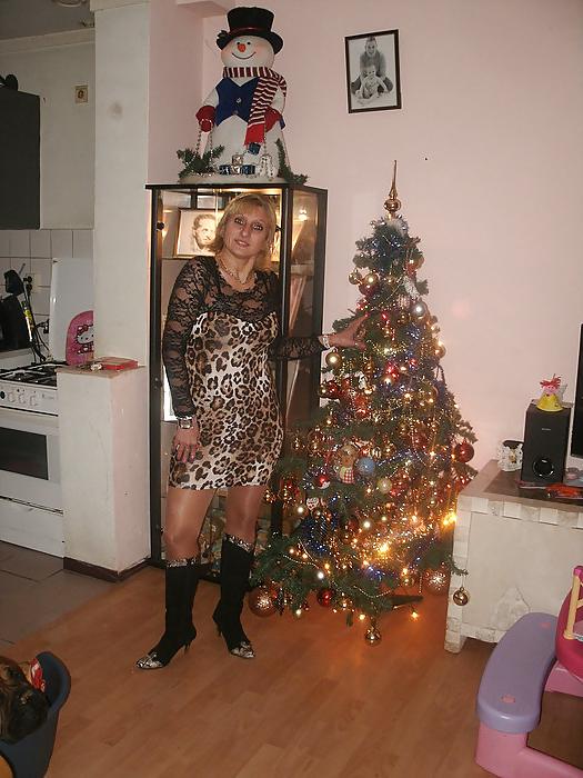 25P Sexy mom from facebook with daughters