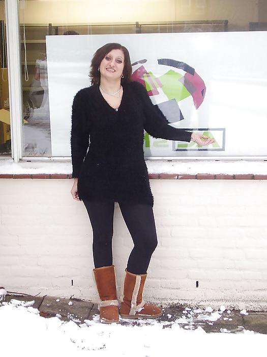 25P Sexy mom from facebook with daughters
