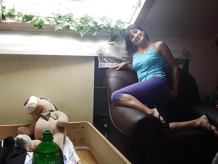 25P Sexy mom from facebook with daughters