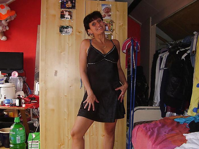 25P Sexy mom from facebook with daughters