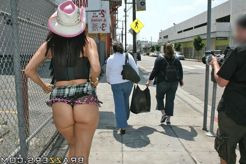 15P Sheila Marie jacks off the owner of a clothes store