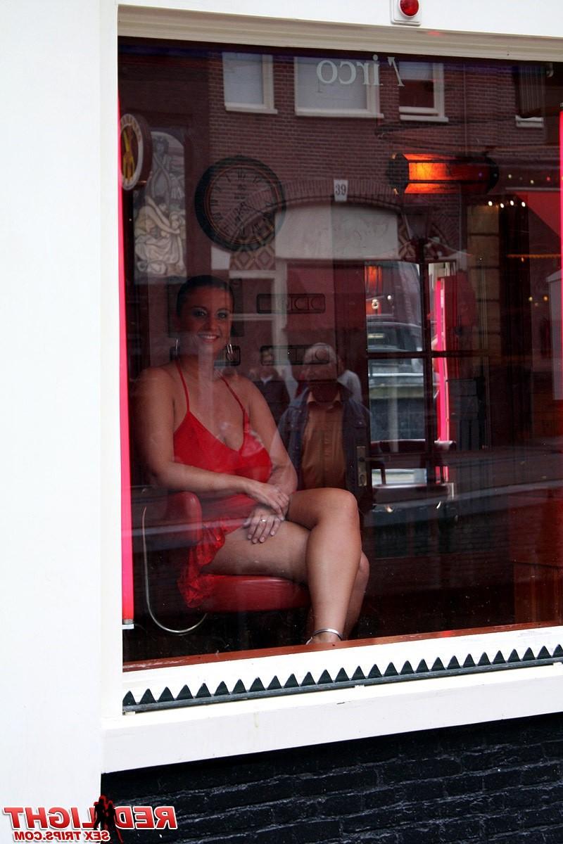 14P Tourist bangs a big breasted Amsterdam Prostitute rough