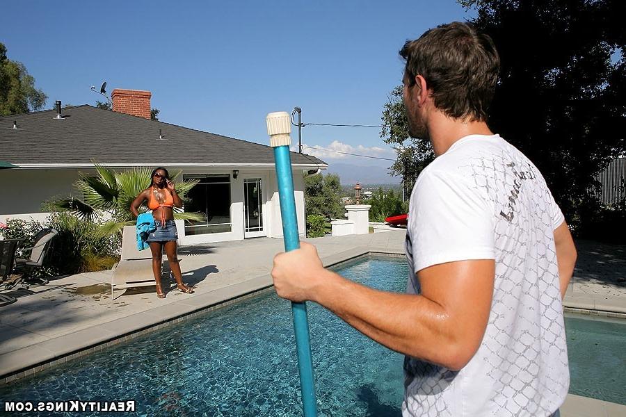 18P Amazing big booty bikini babe aryana fucks the pool guy after masterbating by th