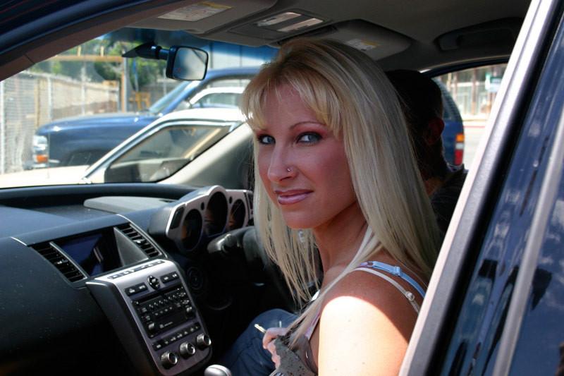 16P Blonde milf anal fucked in first experience