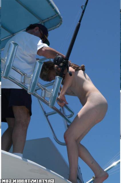 16P Skinny girl whitney spreads her big clit under the sun