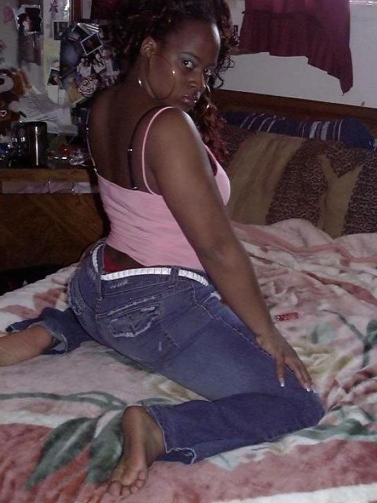 24P Blacks on bed