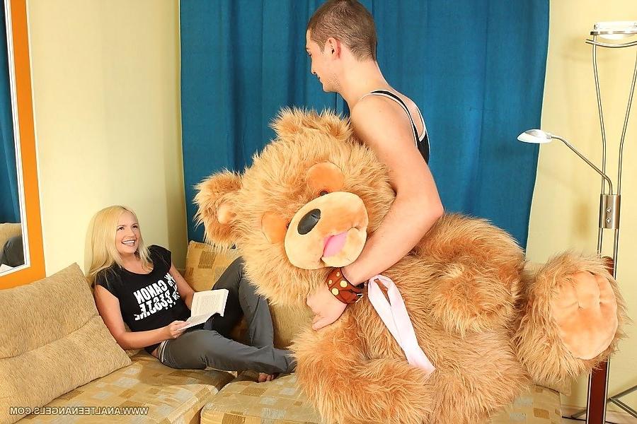 18P hot amateur blonde teen does lusty anal with her boyfriend