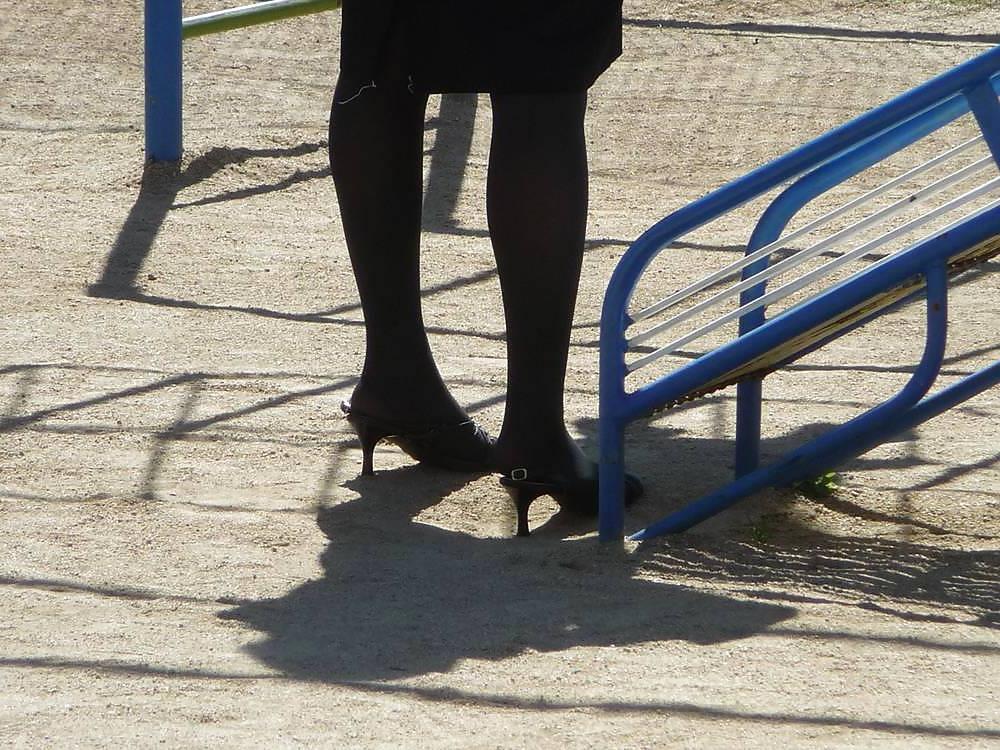 14P Japanese Candids - Feet on the Street 17