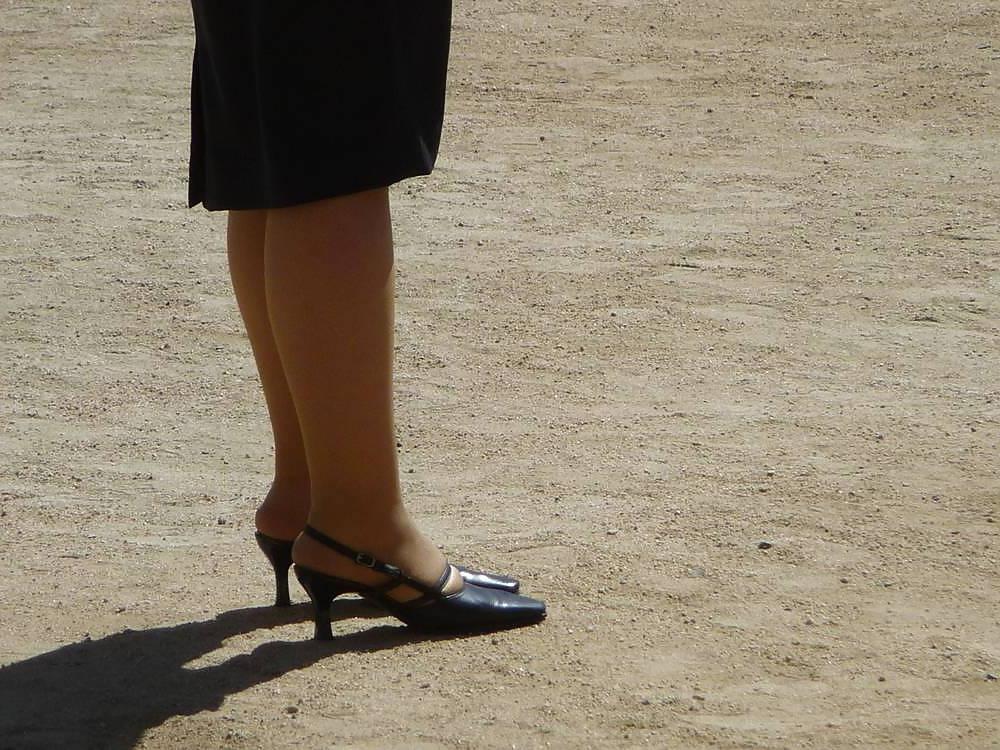 14P Japanese Candids - Feet on the Street 17