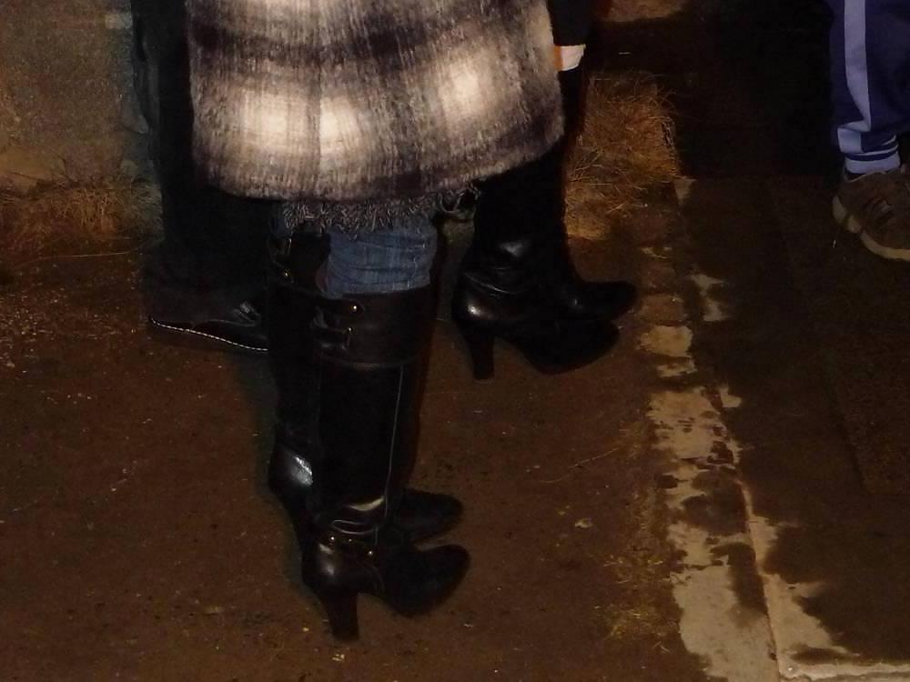 14P Japanese Candids - Feet on the Street 17