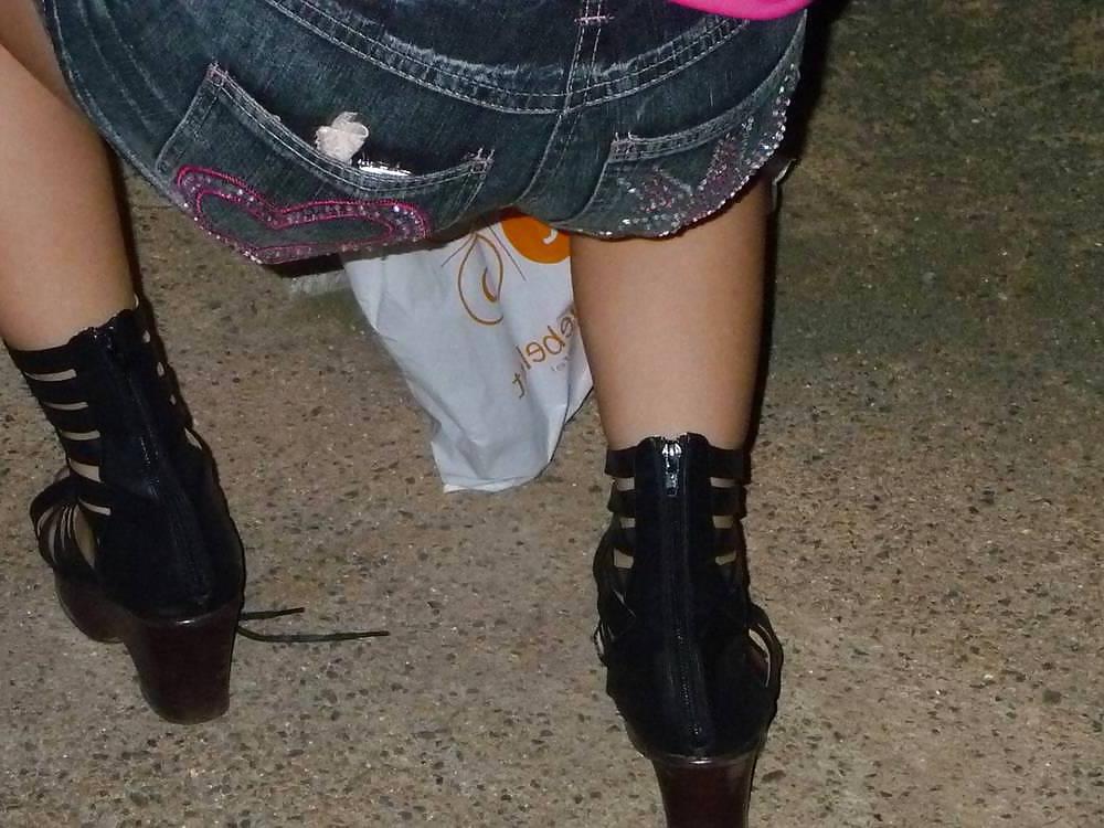 13P Japanese Candids - Feet on the Street 20