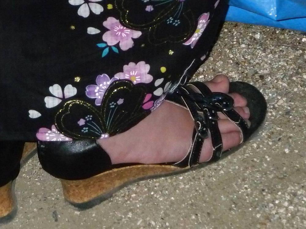 13P Japanese Candids - Feet on the Street 20
