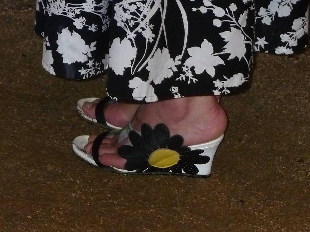 13P Japanese Candids - Feet on the Street 20