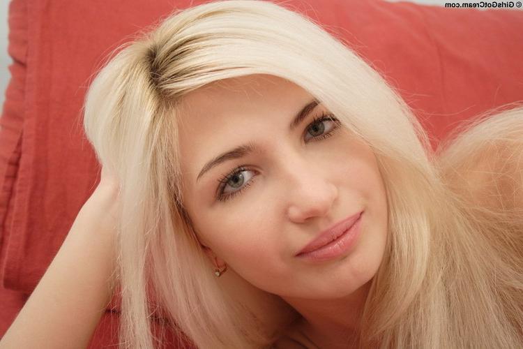 17P Young blonde slut receives huge anal creampie