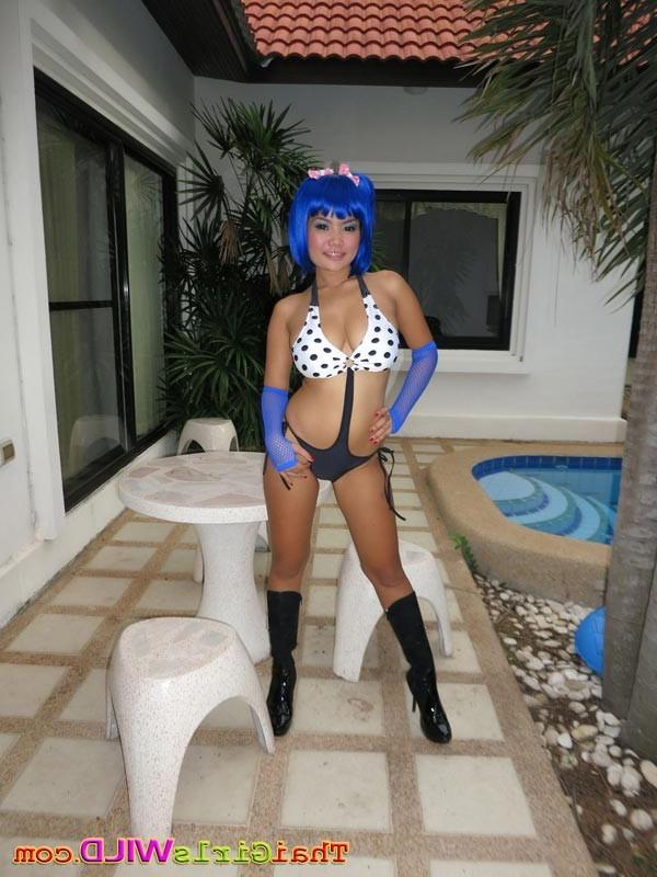 16P Emo teen shows off her hot thai body