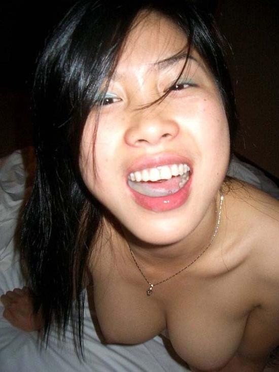 12P Spreading her Asian pink pussy lips