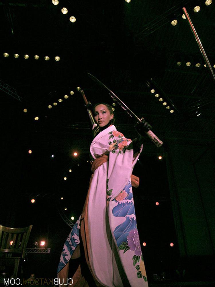 15P Katsuni plays stripper for a party
