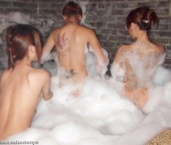 10P Horny Asian teen girlfriends in homemade pix
