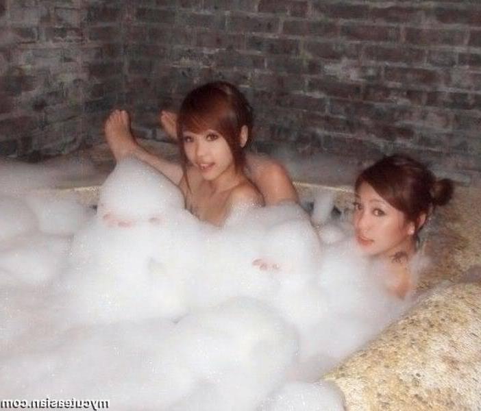 10P Horny Asian teen girlfriends in homemade pix