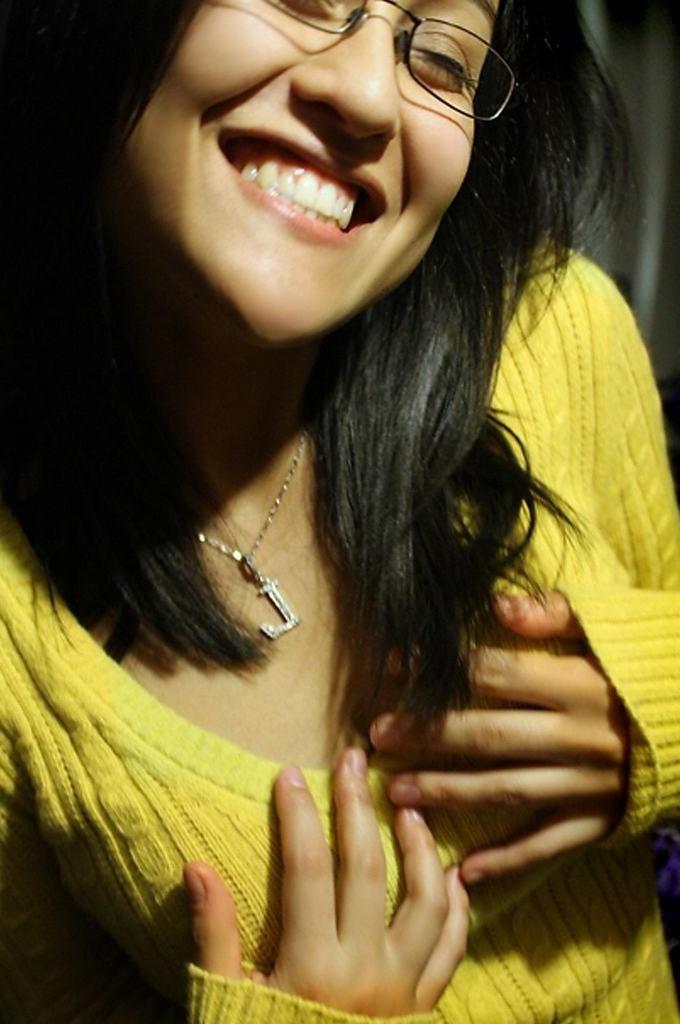 15P Beautiful Asian girlfriend in homemade self pix