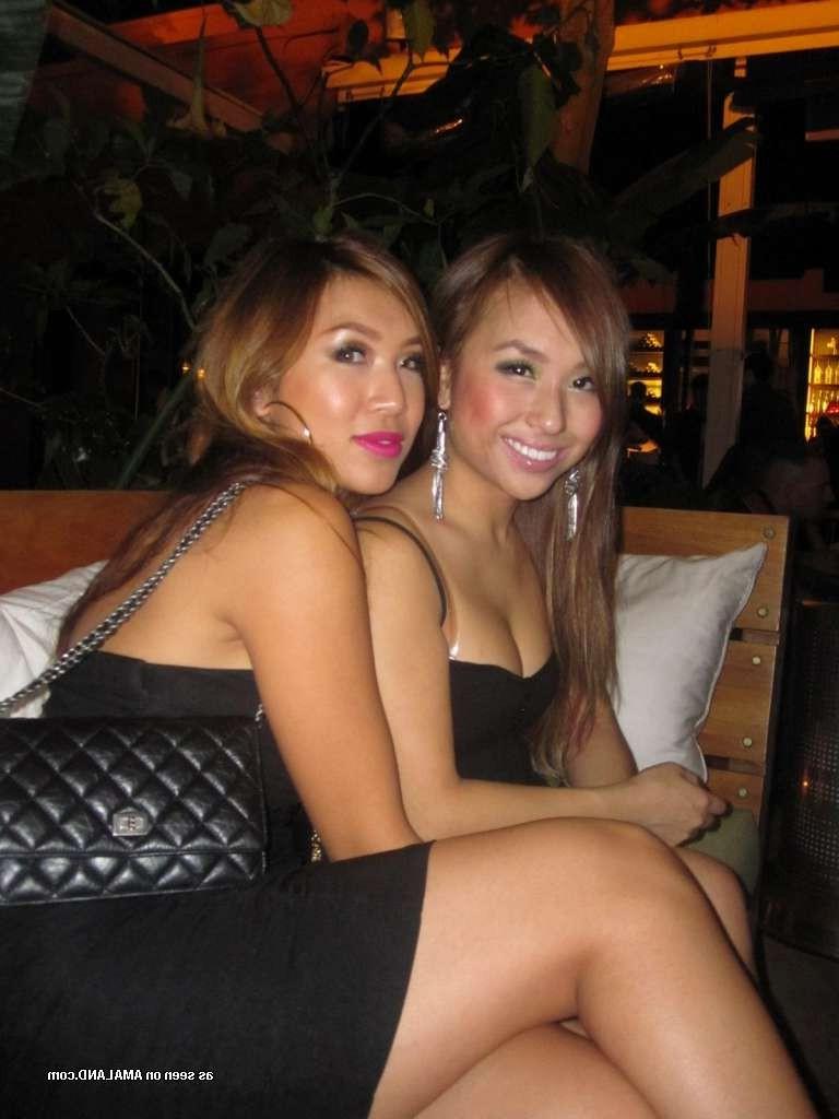 15P Homemade pix of Asian bridal shower with giant inflatable cock