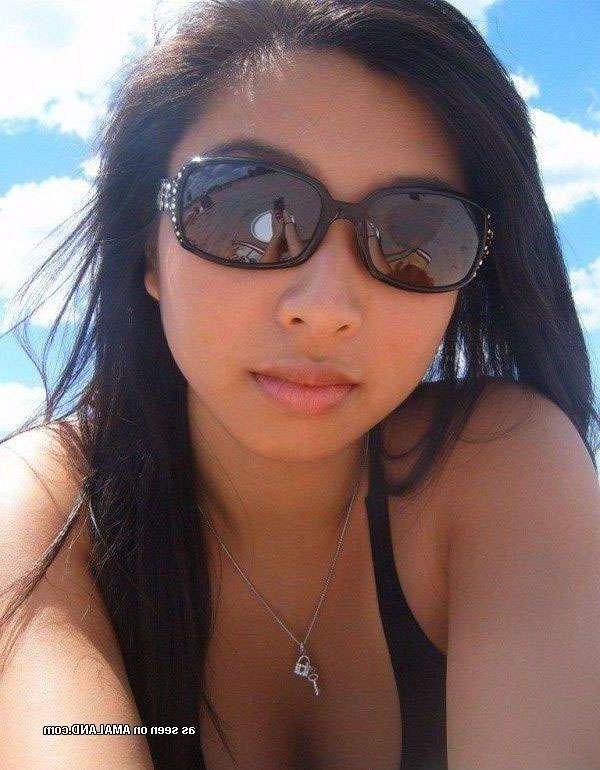 15P Gorgeous homemade Asian teen girlfriend teases and sucks cock