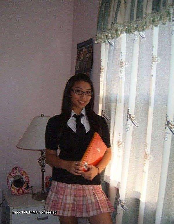15P Gorgeous homemade Asian teen girlfriend teases and sucks cock