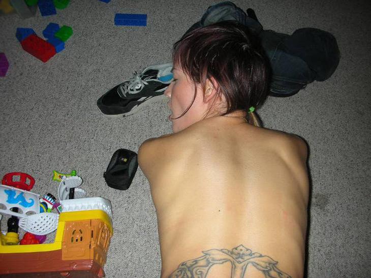 15P Asian girlfriend with huge tattoo gets homemade fuck and facial