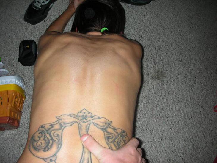 15P Asian girlfriend with huge tattoo gets homemade fuck and facial