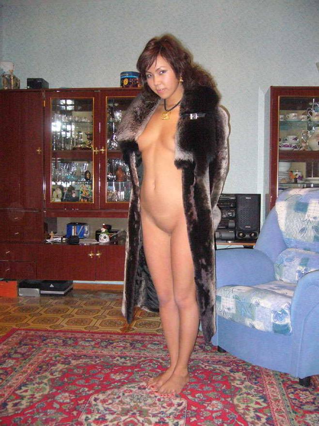 8P Homemade petite amateur Asian teen girlfriend shows shaved pussy