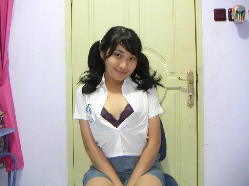 15P Homemade pix of small titted amateur Asian teen GF in pigtails