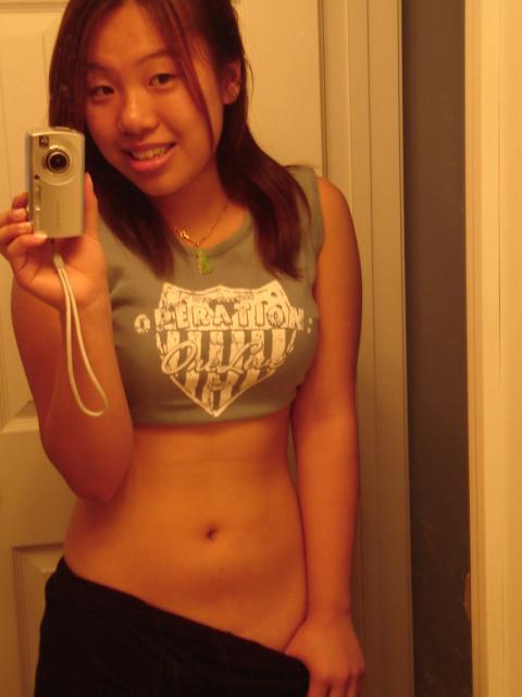 15P Homemade collection of amateur Asian teen GFs posing and sucking