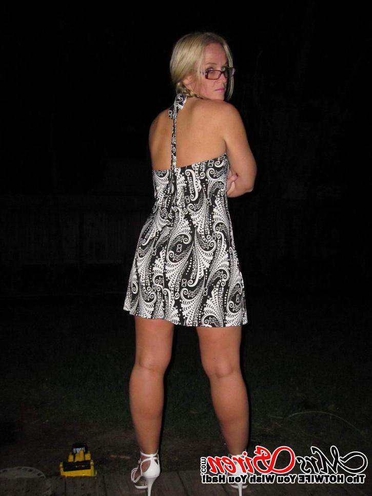 15P big ass housewife