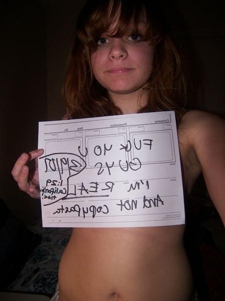 10P Bestial girlfriend slides fingers in pussy in homemade pics