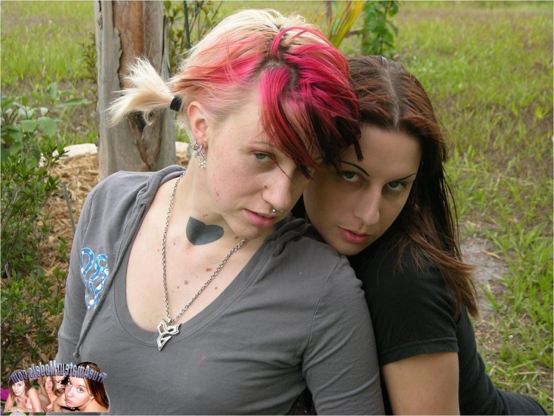 12P Emo Amateur Girlfriends Spreading Tight Pink Pussies