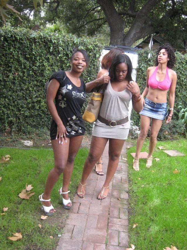 16P big booty ebony getting fucked doggy style