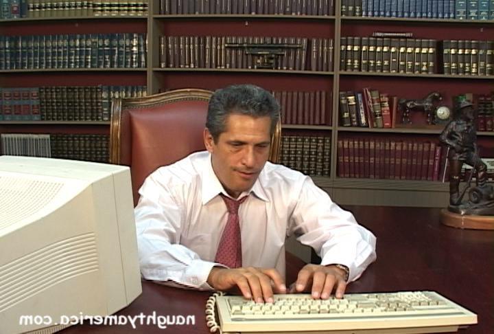15P Office Babe Gets Interview With Boss's Hard Cock