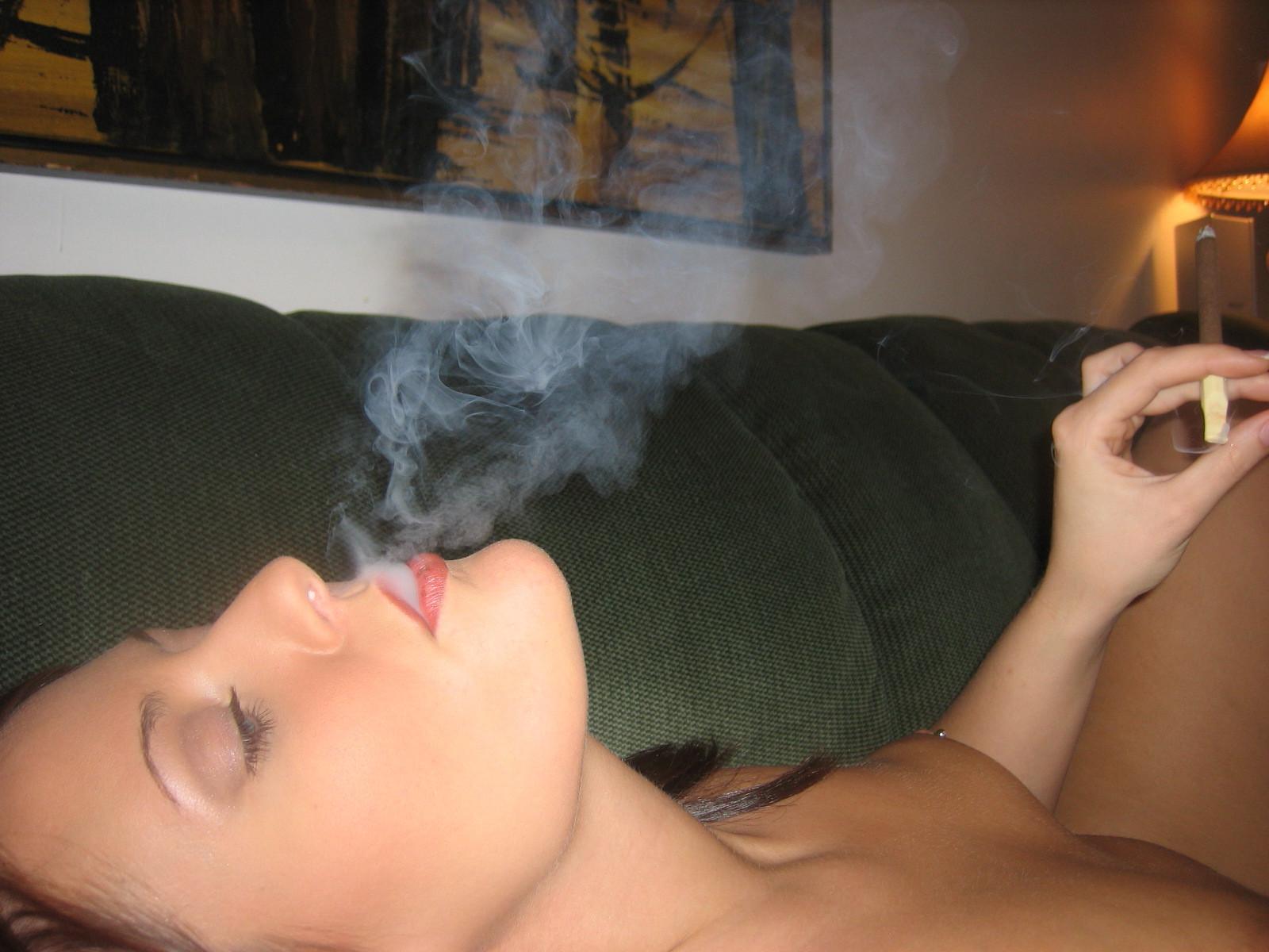 16P Sexy Housewife Cum On Candi Smokes Cigar