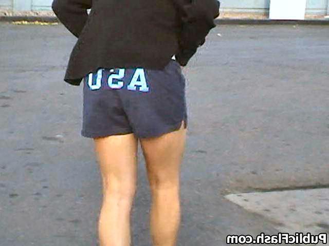 16P Cute Lil Bare Ass Flashed for Guys at Strip Mall