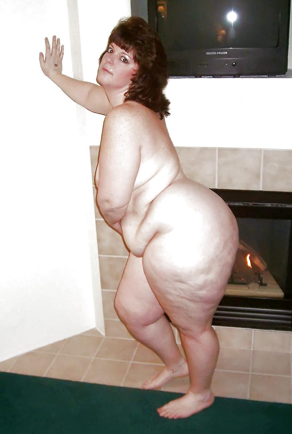 12P Big Booty Mature!!!