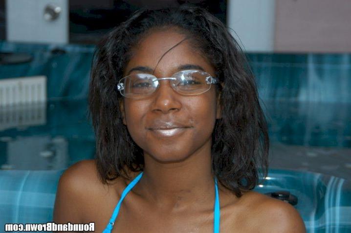 15P Ebony babe with big booty ride cock