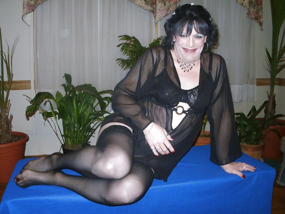 25P Ginger Lingerie And Stockings