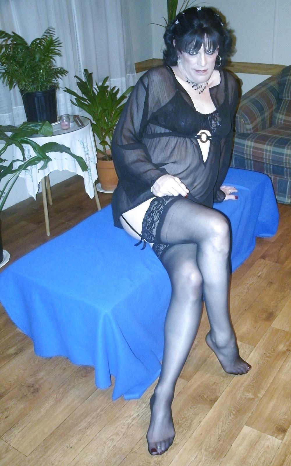 25P Ginger Lingerie And Stockings